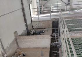 環(huán)鏈?zhǔn)角寮S機(jī)配合刮板式清糞機(jī)